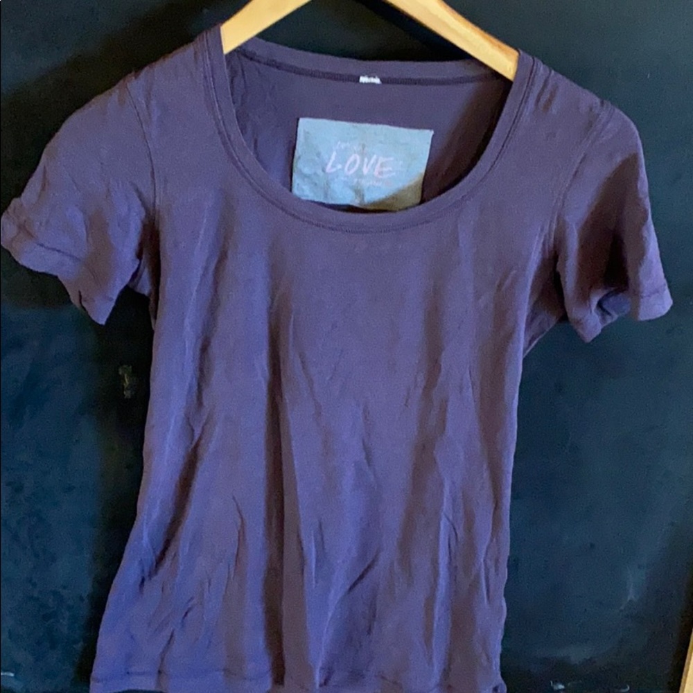 Lululemon T-shirt